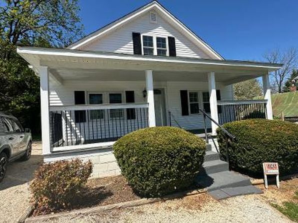 213 W Main St