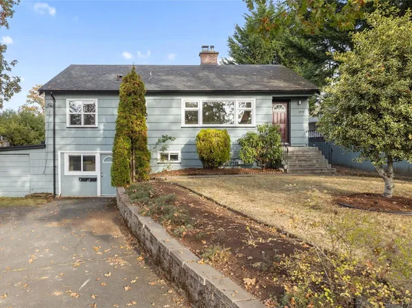 3959 Cedar Hill Cross Rd, Saanich, BC V8P 2N8