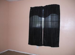 5100 Oldshire Rd, Louisville, KY 40229