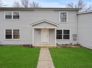 1393 S Glen Cir APT A, Aurora, IL 60506