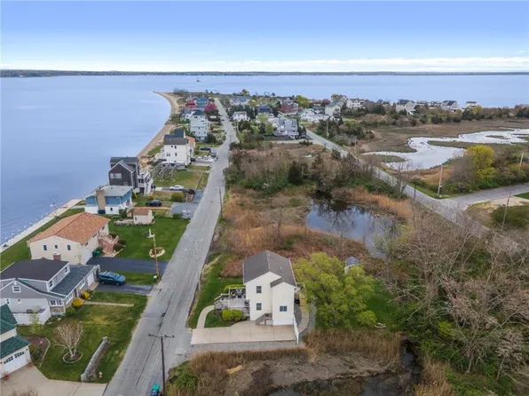 229 Shawomet Ave, Warwick, RI 02889