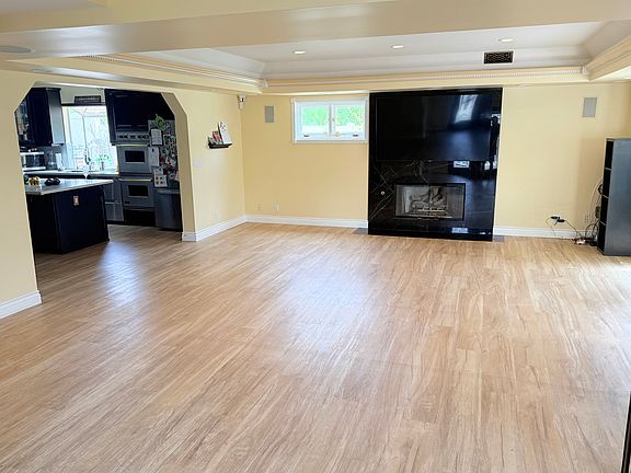 3rd image of 20638 Clarendon St
