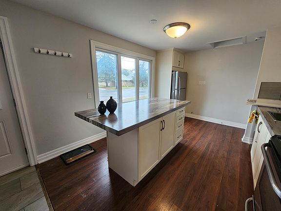 4th image of 137 Edey St #1