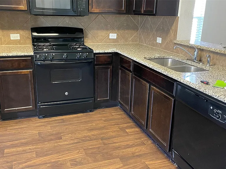 307 Camellia Dr — Photo 8