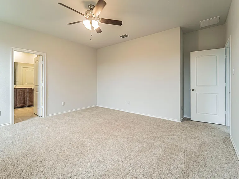 3305 Shortgrass Ln — Photo 14