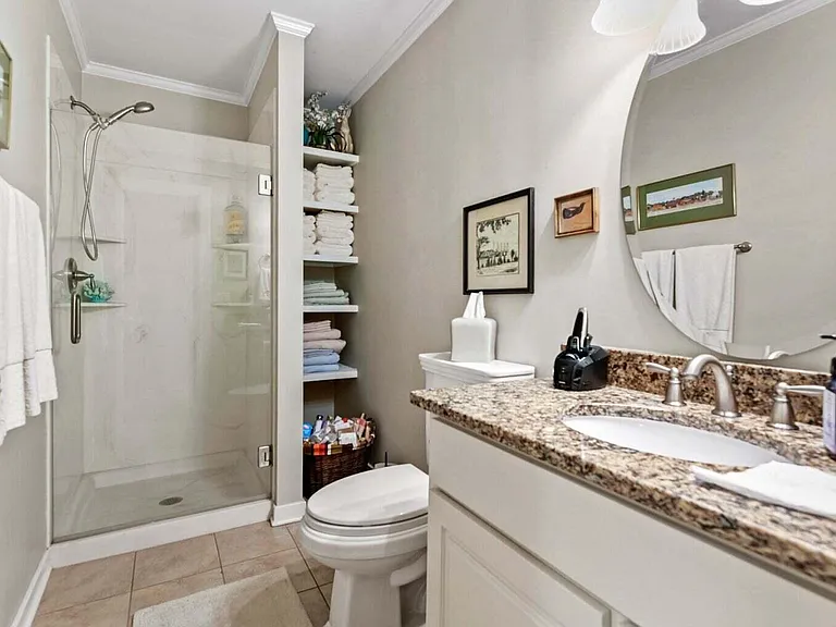 302 Summerset Ln — Photo 10