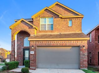 8801 Deadwood Ln, Aubrey, TX 76227