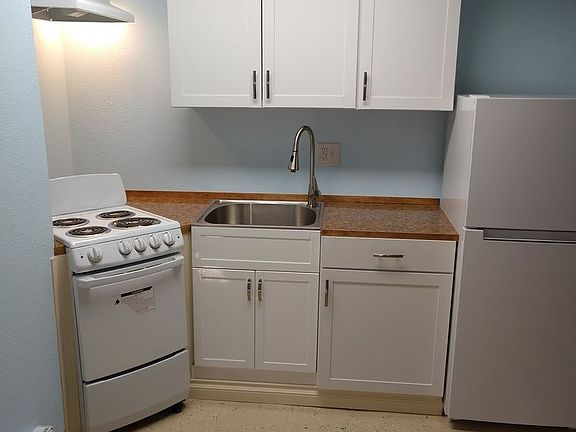 4th image of 916 W Augusta Ave #6444488