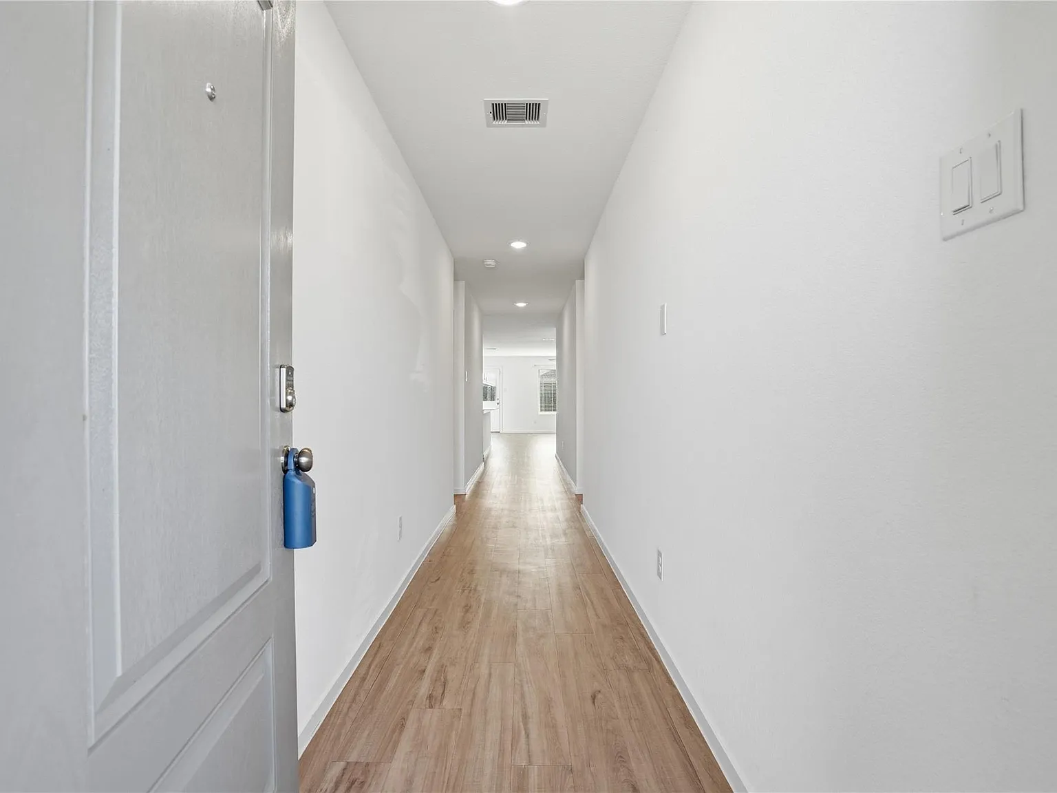 4 bed, 2.0 bath, 1730 sqft, $2,200 — Photo 3