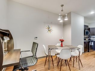 950 4th St NW APT 203, Albuquerque, NM 87102