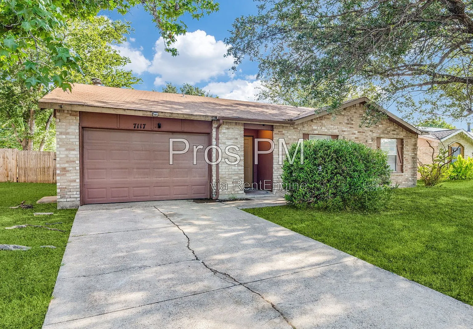 3 bed, 2.0 bath, 1424 sqft, $2,000 — Photo 1