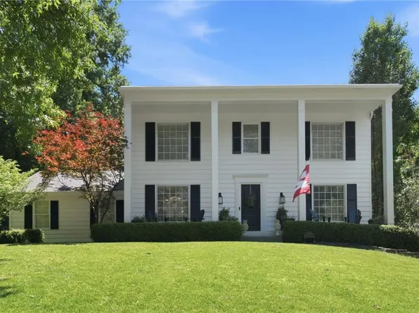 12862 Sagamore Rd, Leawood, KS 66209