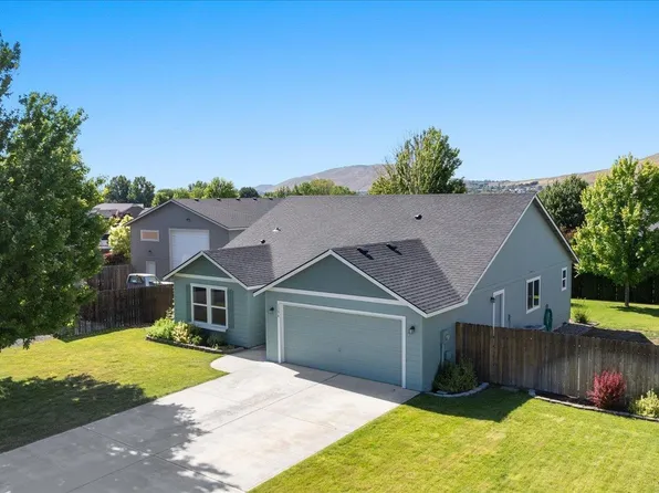 1396 Crab Apple Cir, West Richland, WA 99353