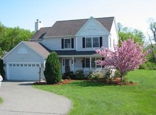 7 Weantinock Dr, New Milford, CT 06776