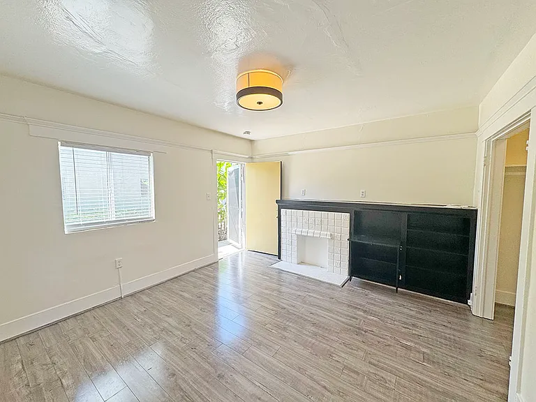577 Walnut Ave #G — Photo 6