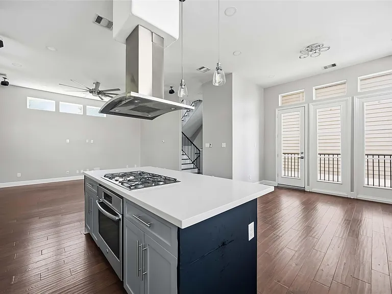 708 Schwartz St — Photo 11