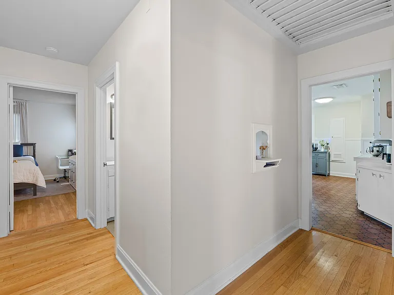 3206 Kerbey Ln — Photo 23