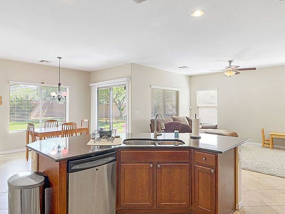 5th image of 2512 W Lucia Dr