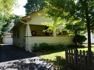 148 S Commonwealth Ave, Aurora, IL 60506