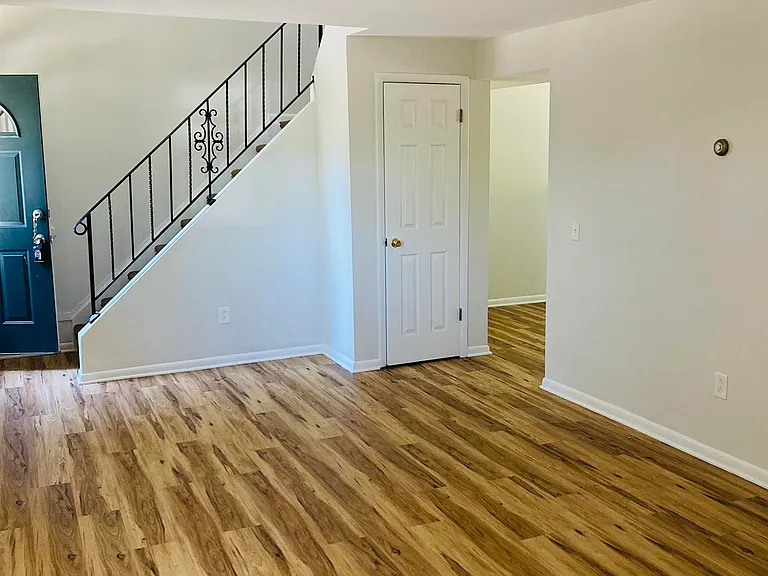 Mountain Ridge Townhouses — Photo 14