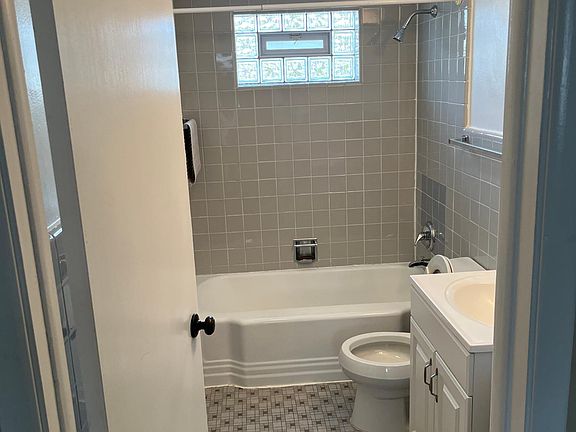 bathroom entry off of bedroom