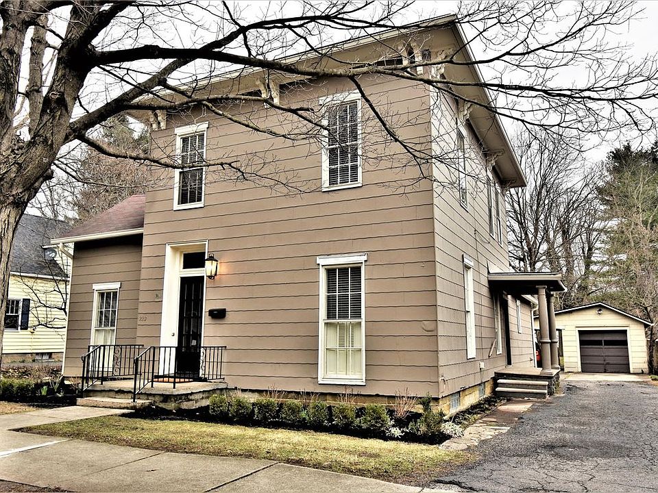 1st image of 222 N Pearl St