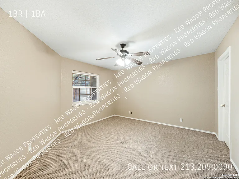 11610 Vance Jackson Rd #ROAD413 — Photo 5