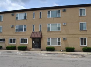 8100 Grand Ave APT 1S, River Grove, IL 60171