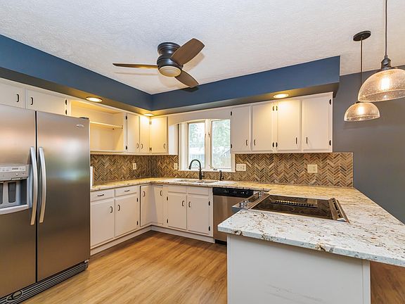4th image of 2501 W Sacramento Dr