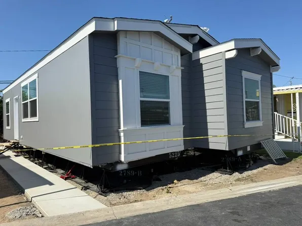 24725 Pennsylvania Ave #C12, Lomita, CA 90717