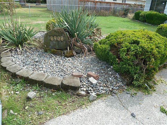 2nd image of 8908 Moreland Ave SW