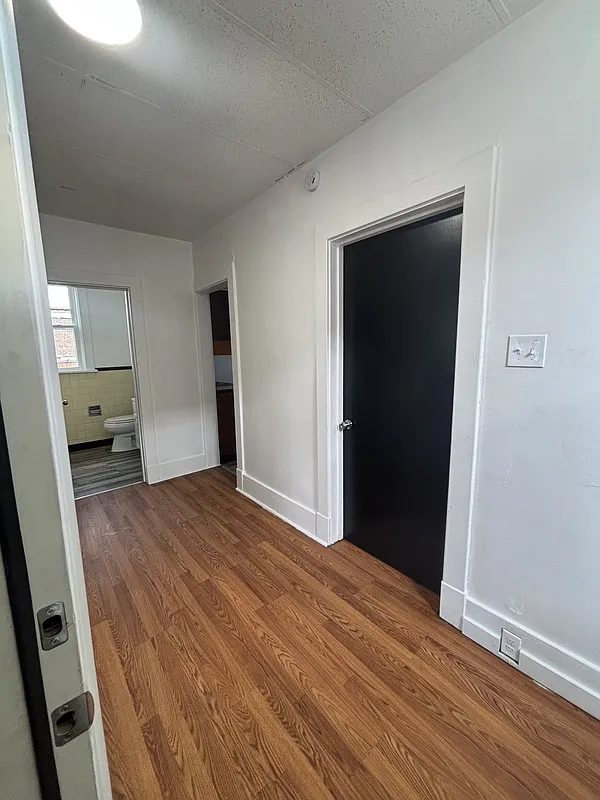1 bed, 1.0 bath, $795 — Photo 4
