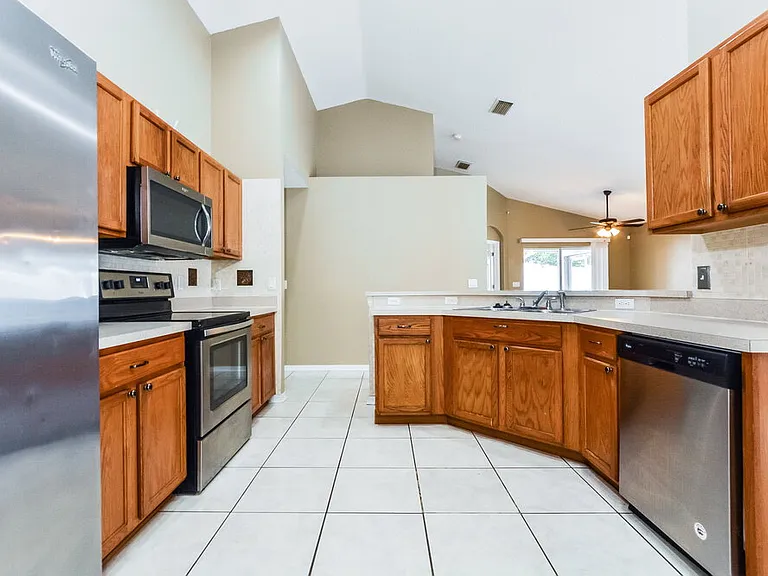 2113 Carpathian Dr — Photo 6