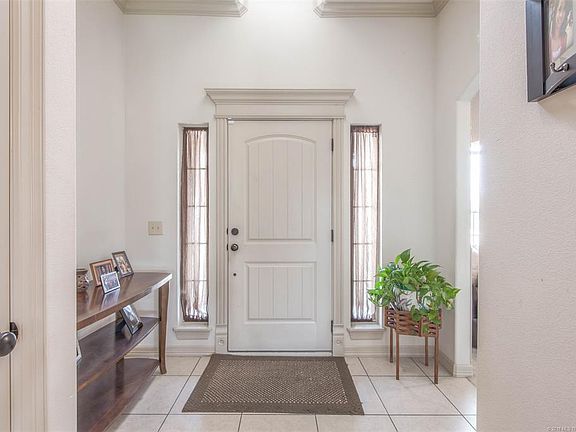 4th image of 3323 E Fairmont Pl