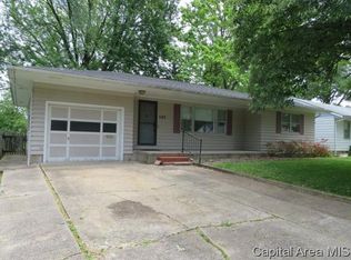 586 Cherry St, Jacksonville, IL 62650