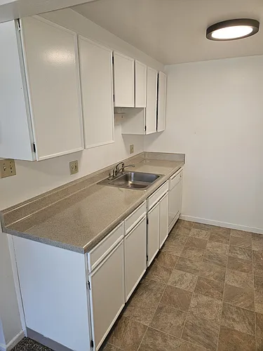 Floor plan 1 bedroom corner unit with patio