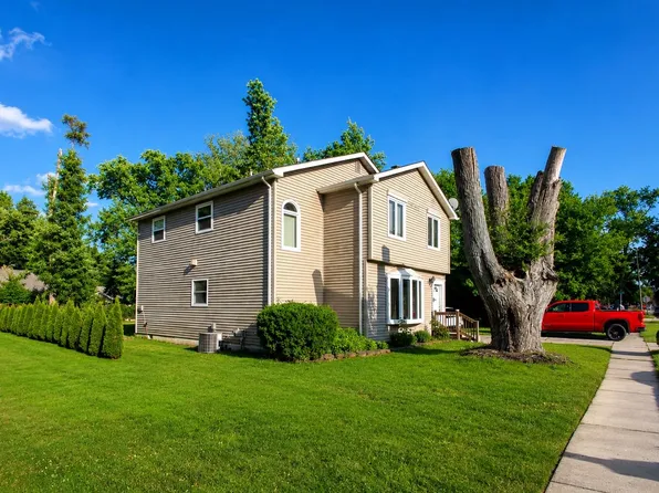 21812 Albion Ave, Farmington Hills, MI 48336