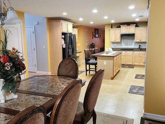 4th image of 35 Carlisle Ct