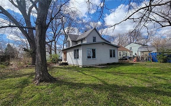 4th image of 1228 NE Kellam Ave