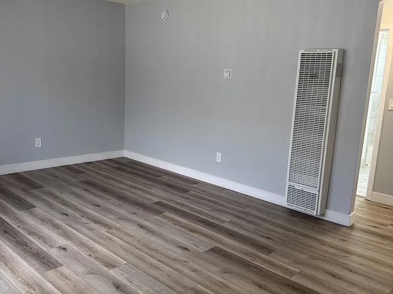 8633 Orchard Ave — Photo 17