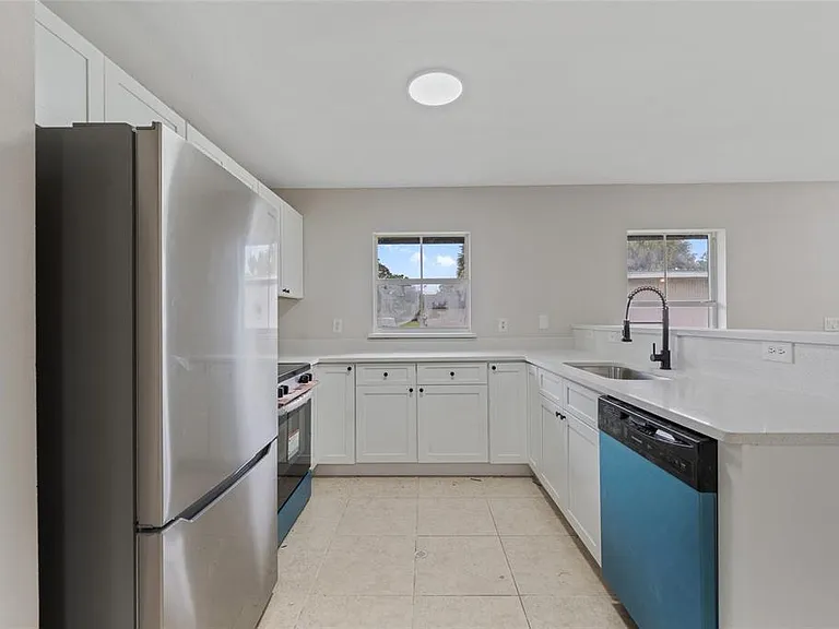 1440 Michigan Ave — Photo 17