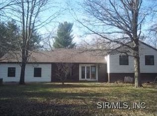 1117 Rinderer Rd, Highland, IL 62249