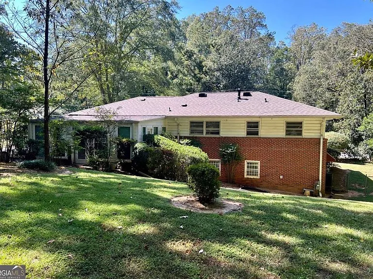 2560 Wood Valley Dr — Photo 16