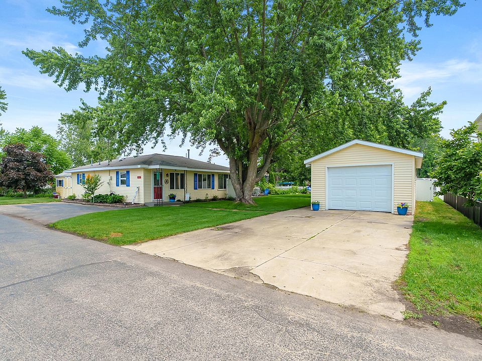 4135 W Joy Rd, Shelbyville, MI 49344 | MLS #26028704 | Zillow