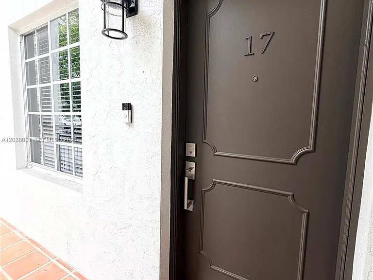 15 Madeira Ave #2 — Photo 9