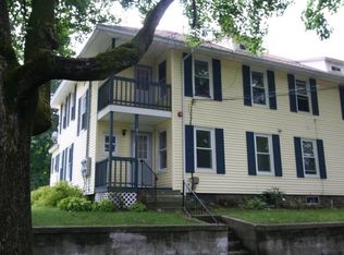 41 Wells St, Rochdale, MA 01542