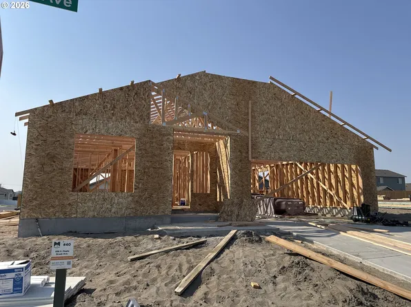 896 E Maple Brook Ave, Hermiston, OR 97838