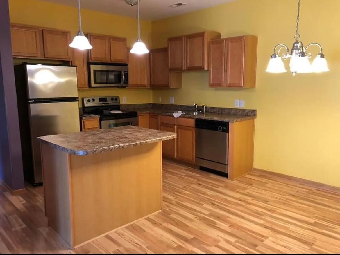 1805 SW White Birch Cir — Photo 1