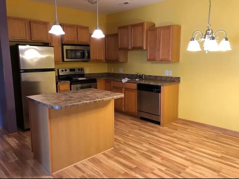 1805 SW White Birch Cir #5