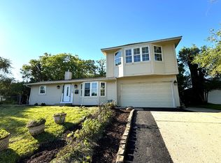 215 Harrison St, Carpentersville, IL